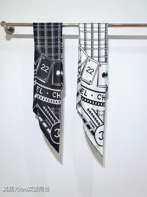 Chanel silk scarf 90X90cm E050844